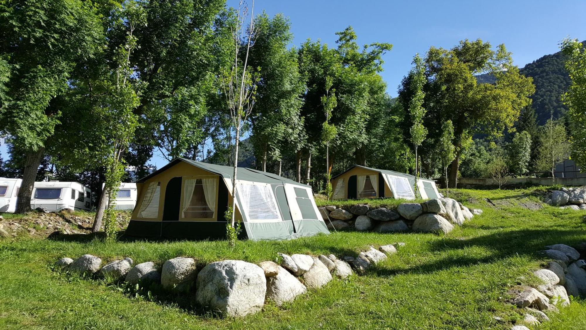 Bungalows Nou Camping La Guingueta D'Aneu Exterior foto