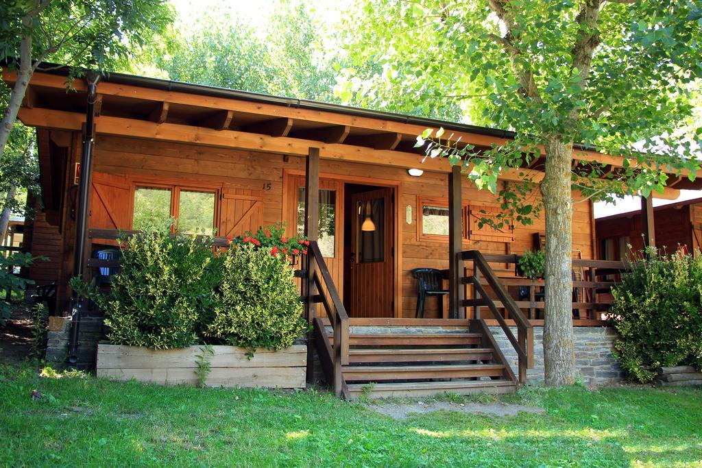 Bungalows Nou Camping La Guingueta D'Aneu Exterior foto